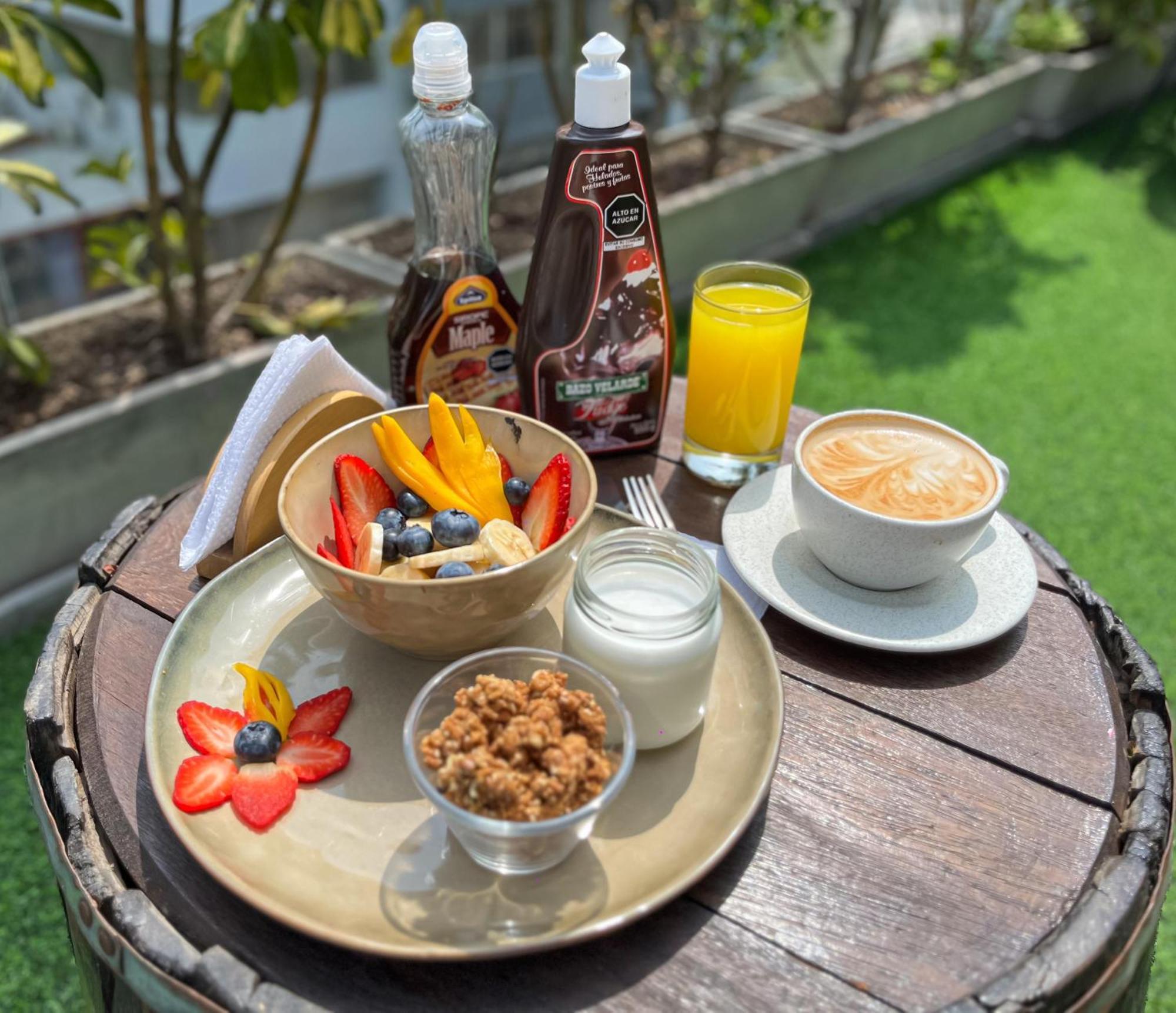 Alpes Lima Kennedy Hostel Ngoại thất bức ảnh