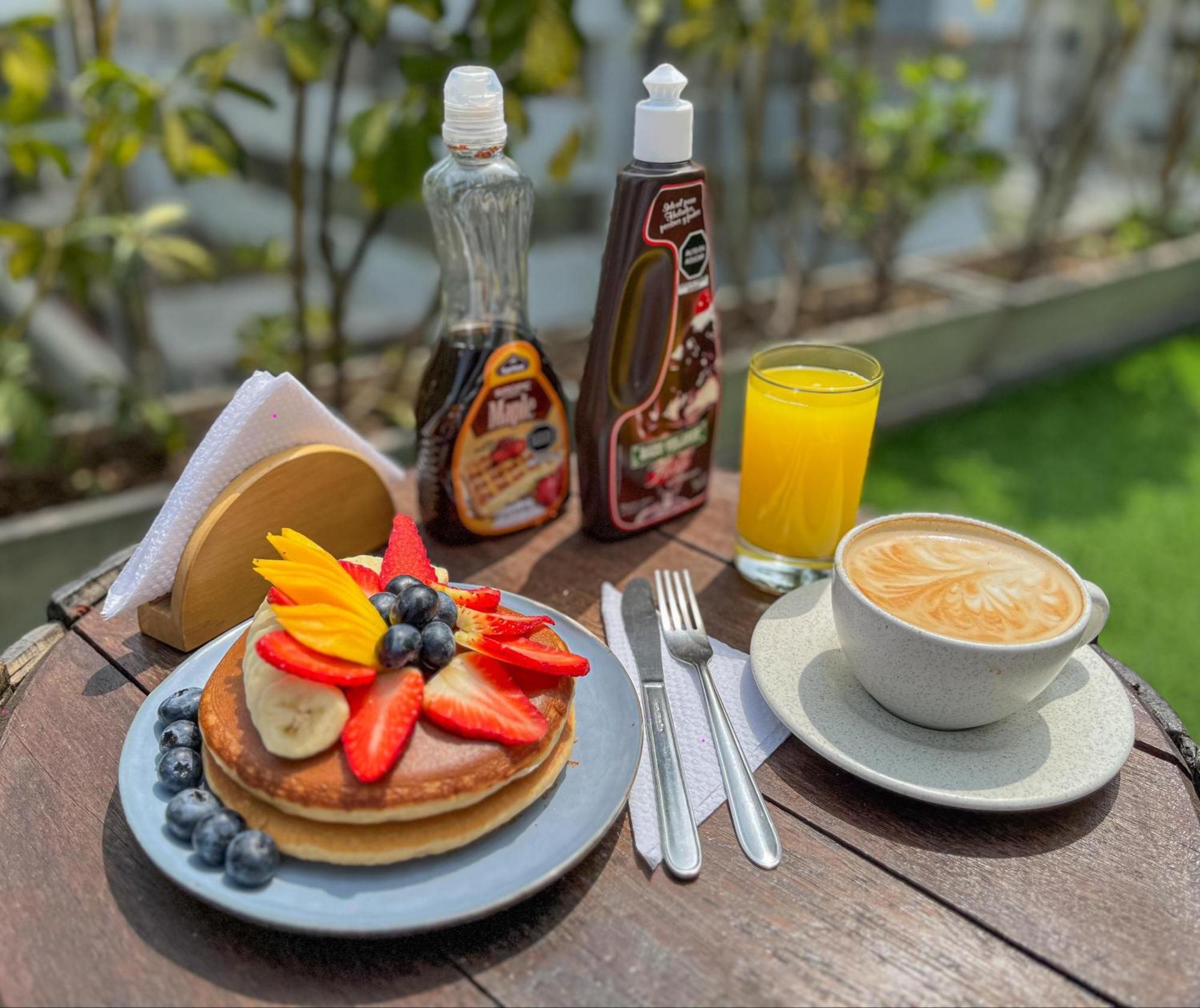 Alpes Lima Kennedy Hostel Ngoại thất bức ảnh